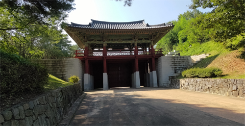 Baekje Cultural Land - Western Gate