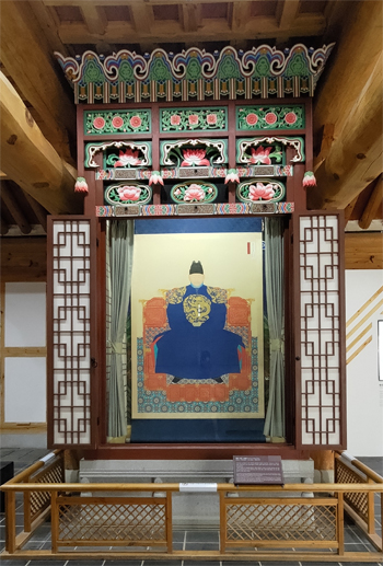 Jeonju-the protrait of King Taejo